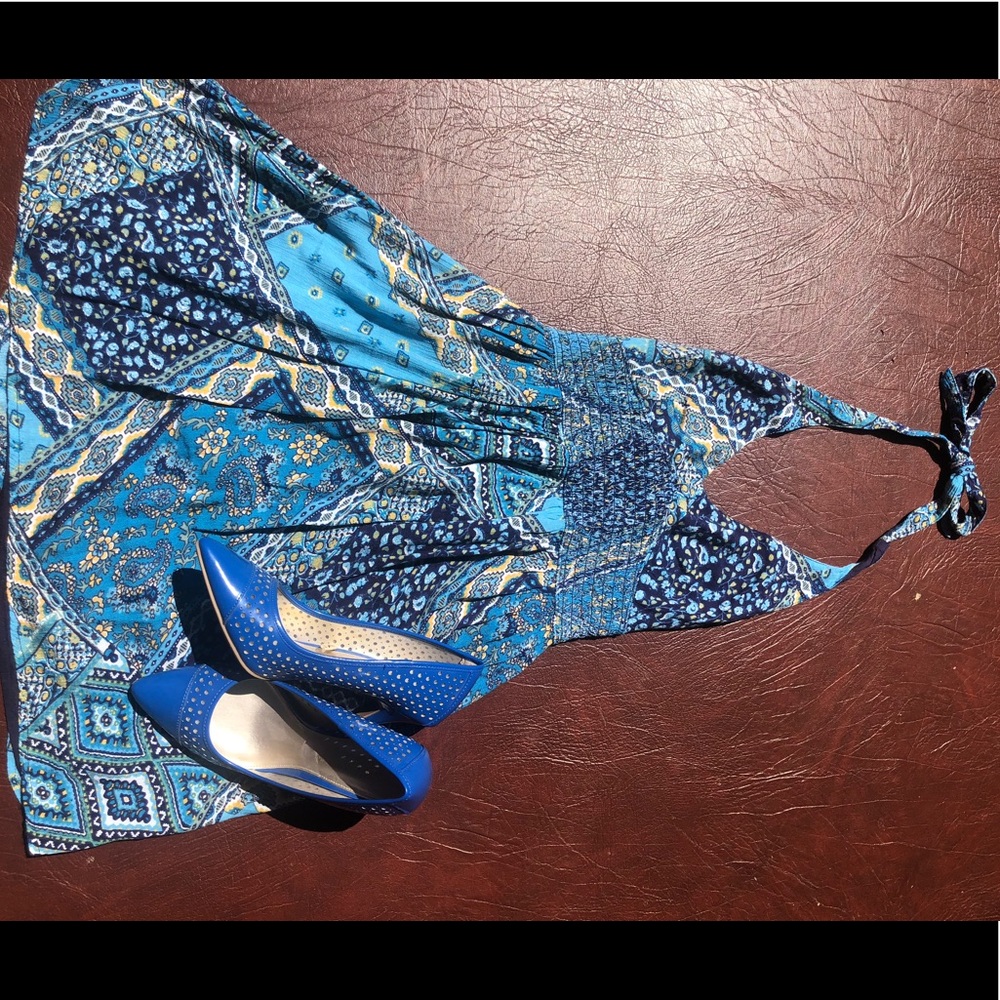 MOVING SALE nwot ! Summer halter dress!